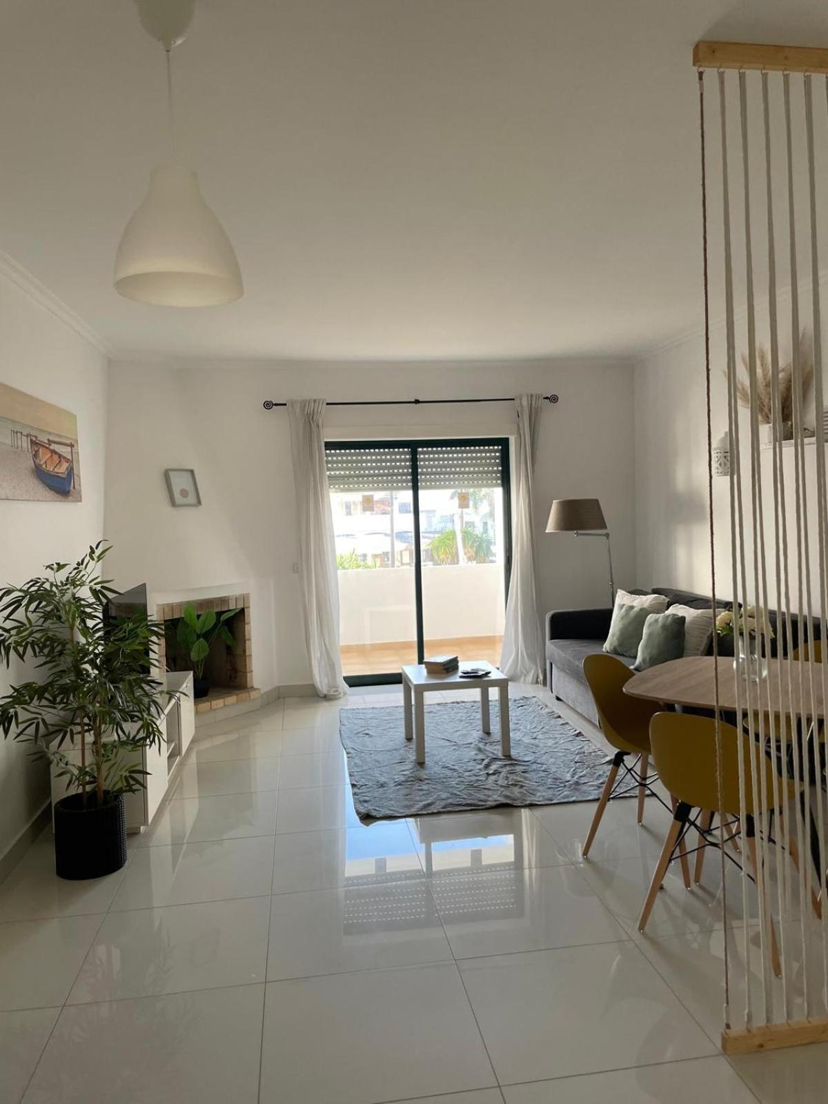 Apartamento Encantador A 100M Da Praia Carvoeiro  Exterior photo