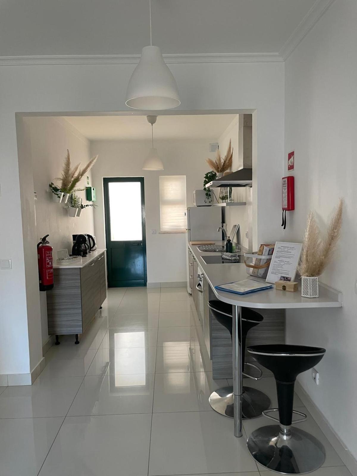 Apartamento Encantador A 100M Da Praia Carvoeiro  Exterior photo